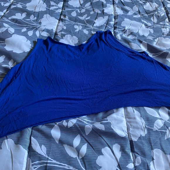 Hanging Blouse - Picture 8 of 8